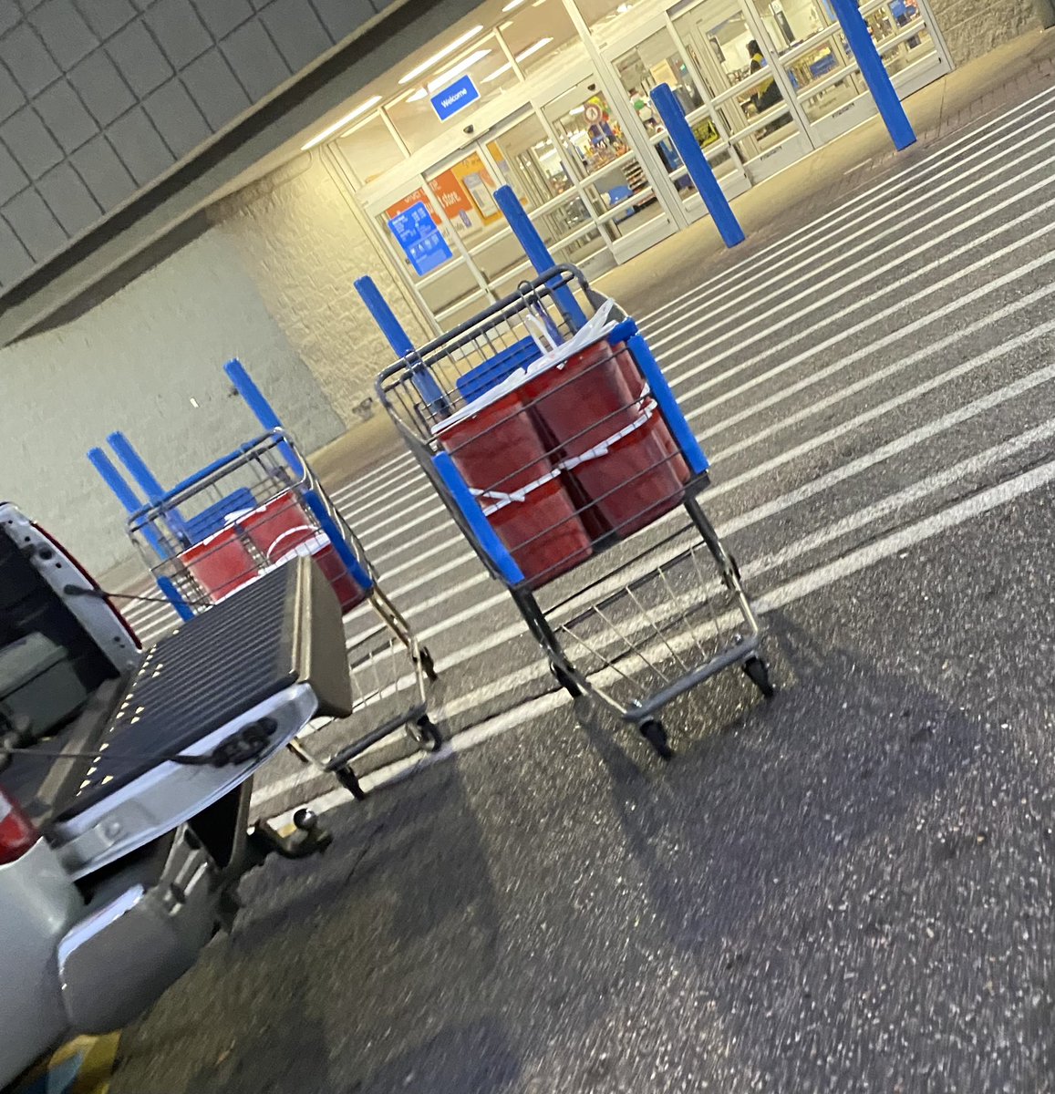 ChilledGrigio's tweet image. 2 carts full of #chitlins