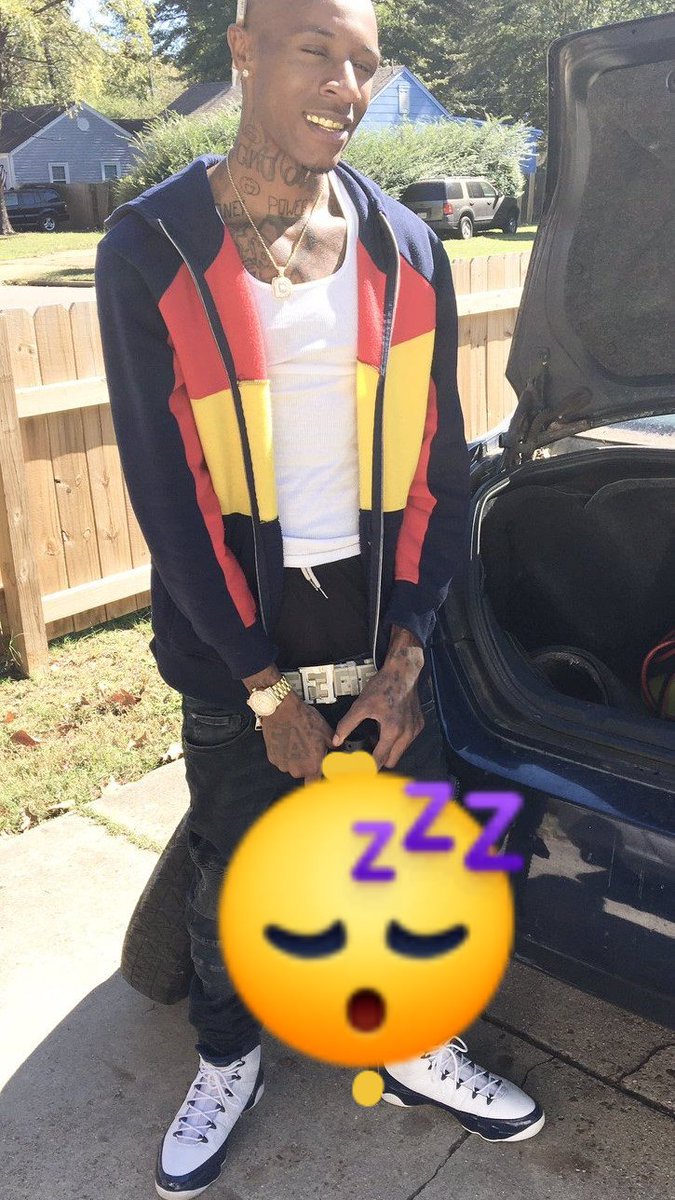 DelvoPee's tweet photo. She wake up &amp; eat the D up like honeycombs 🍯 BigSlime 🐍🤫 https://t.co/YFJBe2421j