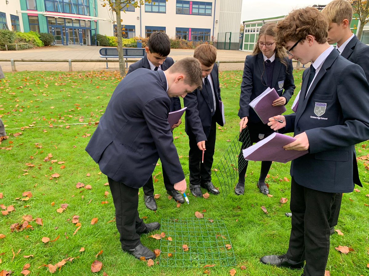 PATCarletonHigh's tweet photo. Young Ecologists in the making. Year 9 Science students undertaking practicals today using scientific techniques and quadrants for sampling.
#youngscientists #practicals #ScienceatCarleton https://t.co/MOvFVGq2uL