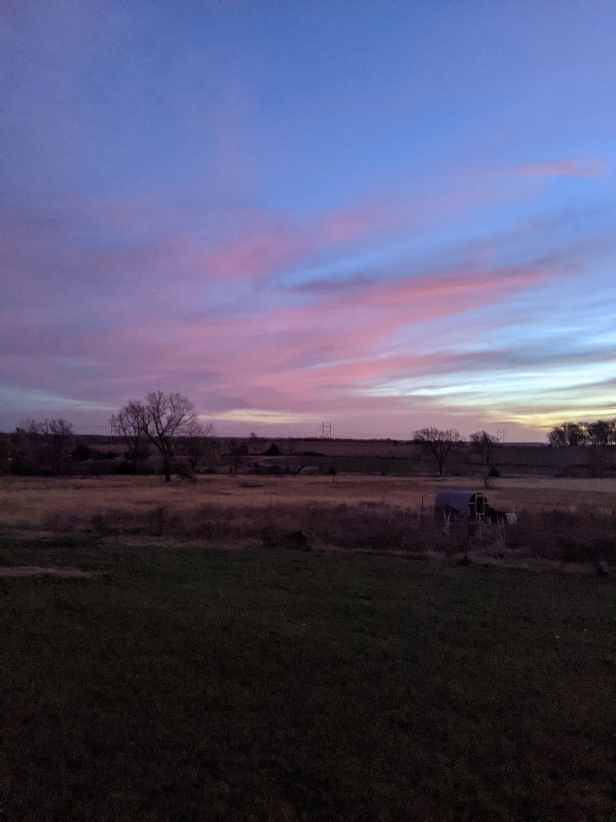 Perpend13's tweet photo. Do you see this in a city? #homstead #sunrise https://t.co/QvAYxYjSkC