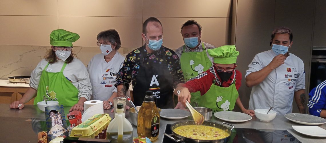 aragonalimentos's tweet photo. VI GALA BENEFICA DEL @ClubInclucina
📆22NOV
📍@Teatroesquinas
⏰18 y 20h
🎟Entradas👉https://t.co/sMuSTL7hSG
👩🍳Chefs: 8 alumnos de @somosatades cocinando🍽en vivo ayudados de sus maestros en los fogones.
8º taller #ClubInclucina con #Calial👉https://t.co/bj0aLnVlCv https://t.co/pJ8jtLE35H