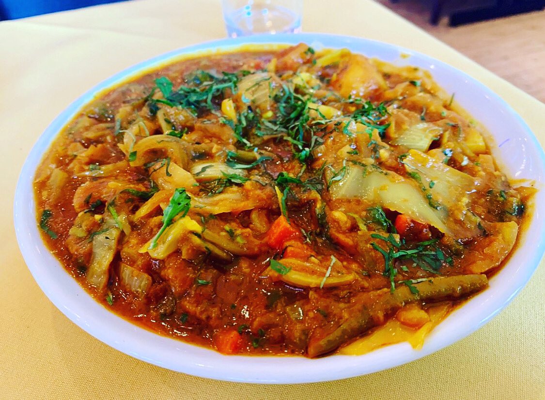 Vegetarian curries available! 💚🫑🥦🌽🥬🥕🥒🌶

Try something different tonight &amp; order a delicious, healthy curry from Lazzat! ☺️😍 #wrotham #meopham #kent #curry #veggie #vegetarian #vegan #healthy