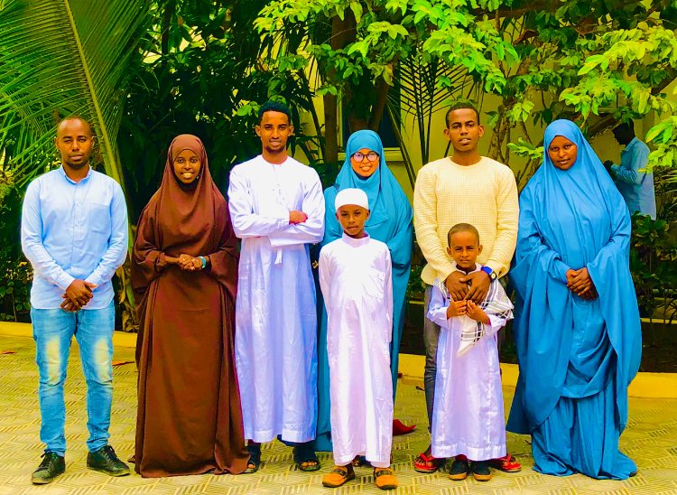 IftinSudi's tweet photo. My familly🌎❤️😘 https://t.co/qdlE0fP0Mj