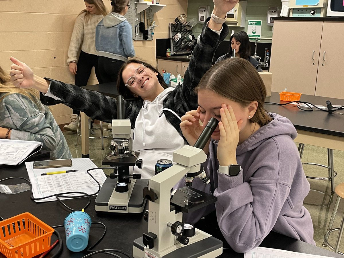 colemanbio414's tweet photo. Human Hair and Animal Fur Analysis #nordoniaforensics @emilydrinko_ @KatelynKellerm3 @mya_sopata @kennedy_syllaba @maddie_wazo1 https://t.co/eJzMssxwPU