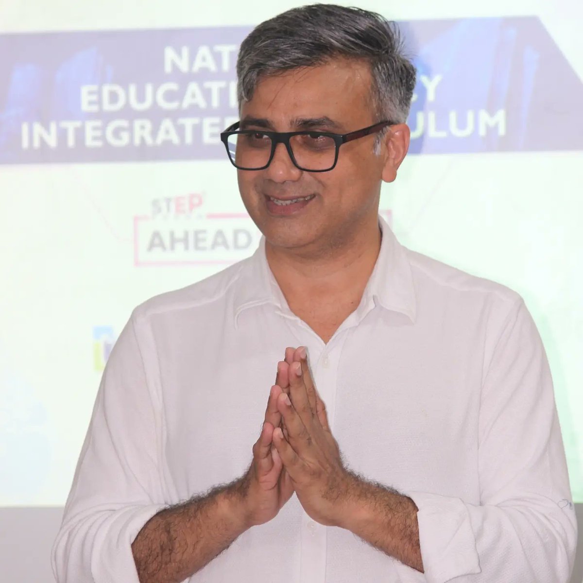 EduBrisk's tweet photo. NEP 2020 Integrated Curriculum Workshop Series
Here are some moments from an engaging session with the dynamic Management, Principal, and Teachers of DY Patil School, Belapur- Mumbai.
#EduBrisk #CentralDigitalLearning #celebratingknowledge #Belapur #Studentlife
#NEP2020 https://t.co/QnigyGcY0n