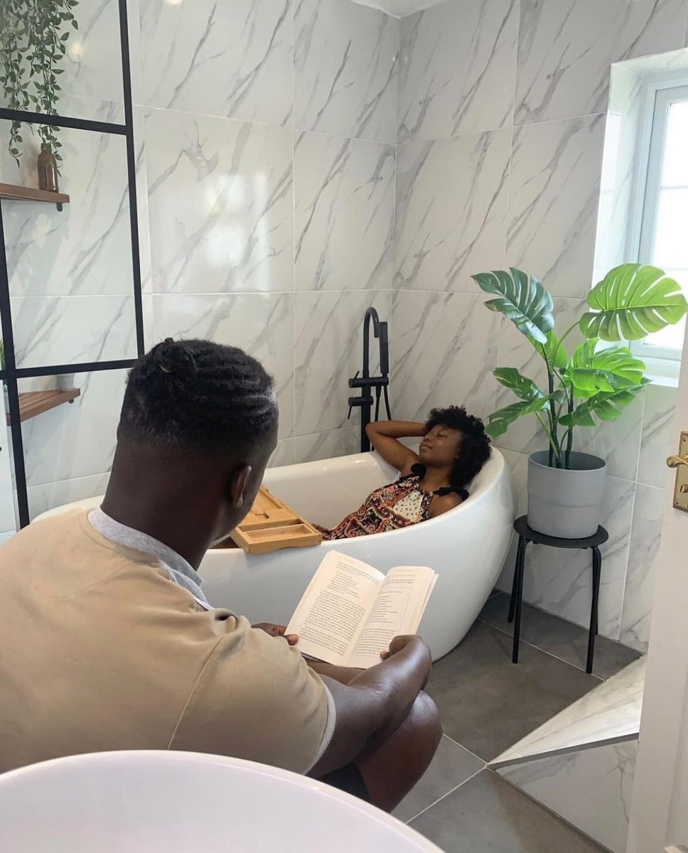 penniestopound's tweet photo. A new podcast episode is live!

‘Buying a Fixer-Upper Property in Herfordshire as a Married Couple In Their 20s’ ft Monalisa &amp; Justin 👩🏾‍❤️‍👨🏾🏡

• Bought during the pandemic
• 3-bed 1950s House
• Hertfordshire📍

They share their purchase and renovation journey! 🔑

(1/2) https://t.co/wYXHrPXLsO