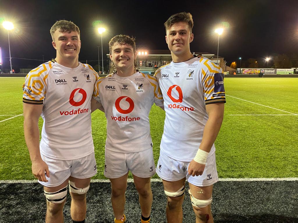 SimonBatten3's tweet photo. Great to see former @Bloxhamsport 1st XV captain Dan Eckersley (middle) make his debut for @WaspsRugby against @FalconsRugby on Saturday. Though now playing hooker, Dan played in the back row for the second half. @NextGenXV https://t.co/EXFB8KoAyA