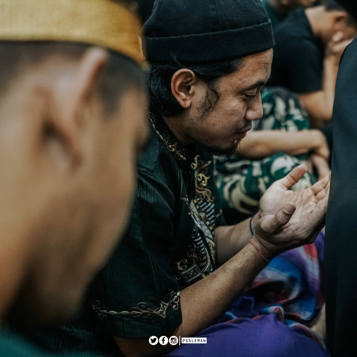Jelang keberangkatan ke Solo besok, penggawa Super Elja melakukan doa bersama.

Semoga laga menghadapi PSM bisa menghasilkan poin penuh bagi kita. Aamiin🦅

#PSS #COSE #BRILiga1