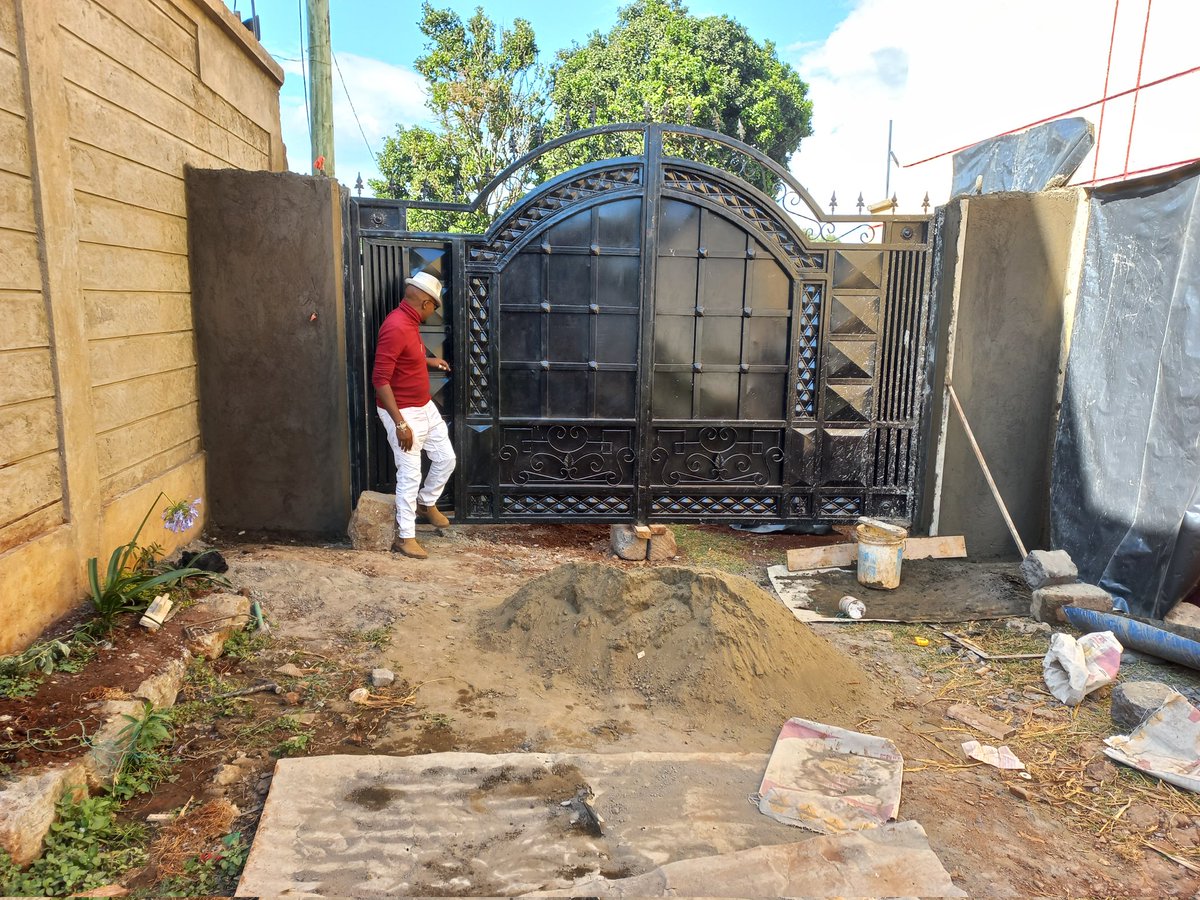 dnahinga's tweet photo. Just a simple steel gate with a pedestrian pathway.
Tried a bit ornament.
#MinorWorks
#SketchItBuildIt
#BuildEveryday
#UBWorkshop
@UjenziBora
https://t.co/vyO16iAfo7 https://t.co/S26EVWnyrw