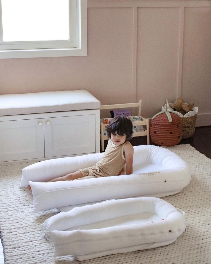 BabySouk's tweet photo. @dockatotmiddleeast Deluxe+ for ages 0-8+ months and Grand sizes for ages 9-36+ months, it grows with your child through their most precious years. 

📸: @melissa.christine

#wherefamilybegins #babysouk #dockatotmiddleeast #sleep https://t.co/DcuBpDJAr1
