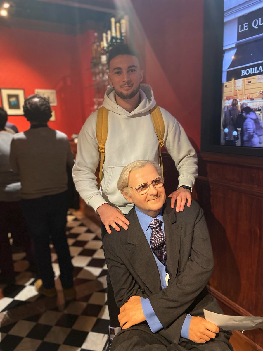 ocon2mine's tweet photo. Mr @bernardpivot1, même en étant voisin à Quincié, je vous retrouve à Paris. 
Salutation. https://t.co/X6JAPRch6t