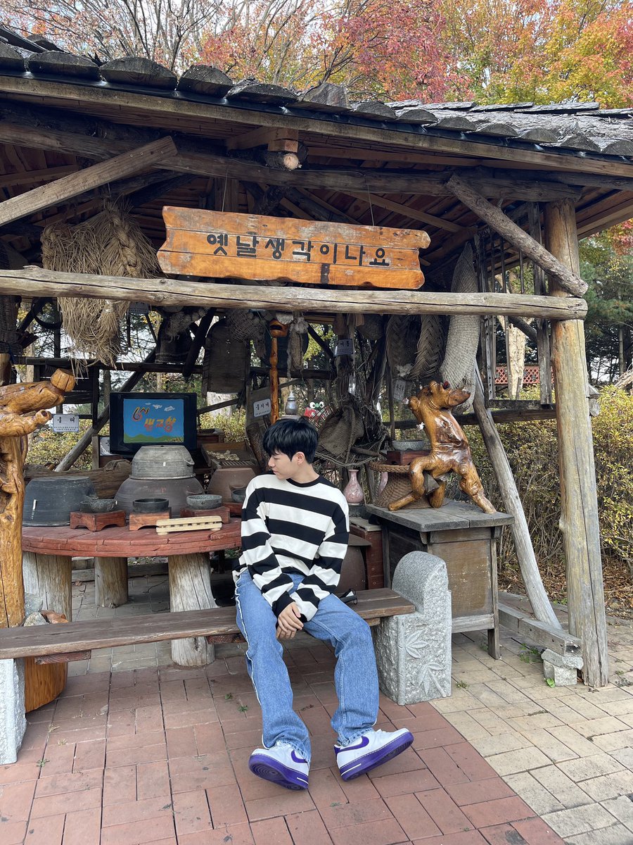 allforciipher's tweet photo. [#DOHWAN] The memories when we were young...
I remember playing with my friends😌

#Ciipher #ImLookingForward #InMakingMemories #with
#Clues~♥ https://t.co/dldhyDB7NJ