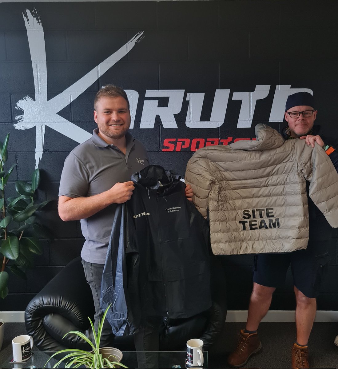 starr3126's tweet photo. A massive shout out to @KarutaSports for kindly printing up the new #Reflect360 quilted down jackets kindly donated by @ProvizSports to @yammy650 and myself.
Fantastic support and generosity from both companies, especially as this week is.... #RoadSafetyWeek

#Thankyou #Proviz https://t.co/adJBE2STjL