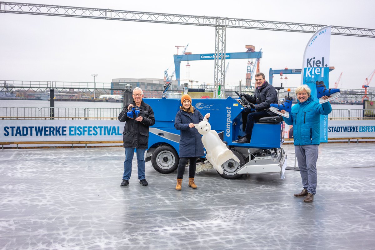 KielSailingCity's tweet photo. Das @StadtwerkeKiel #Eisfestival kehrt an den #Ostseekai zurück. Am Donnerstag die Eröffnung: Eisdisco mit kostenlosem Schlittschuhlaufen 17-20 Uhr #interevent @stadt_kiel #Kiel_Marketing
https://t.co/xIIiFvcdvp https://t.co/UrFwZbGQ02
