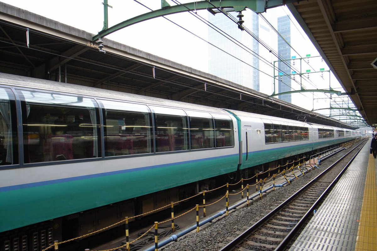 SFB_Magazine's tweet photo. As the reality of #ClimateChange becomes more stark and the comfort and ease of #rail #travel becomes more attractive, citizens, companies and governments in Europe are getting on board with #trains as a better way to travel.

https://t.co/PvbAOuz36y https://t.co/6TFSPTCHgU
