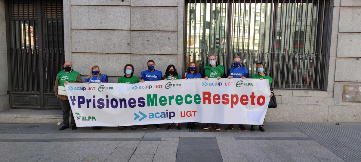 AcaipSindicato's tweet photo. Concentración a las puertas de la sede de @IIPPGob
 apoyando el encierro del presidente de @AcaipSindicato   y responsable Nacional de @CSIFPRISIONES 

#PrisionesMereceRepeto
#OrtizDimision https://t.co/F4qjRtAV9q