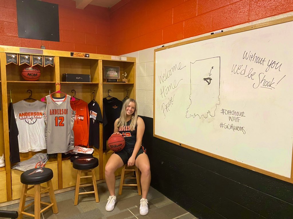 brookepocock6's tweet photo. SO EXCITED!! 🤍🧡🖤 @vjhAlways100 @ATodd2022 @AURavensWBB https://t.co/qPY7fkd3TS