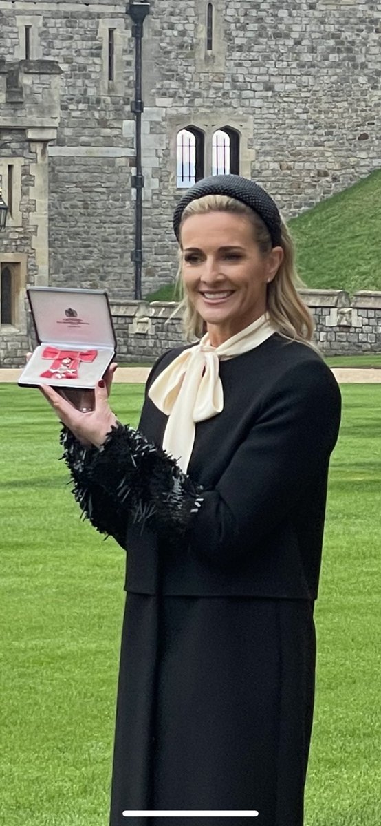 Gabby Logan tweet media