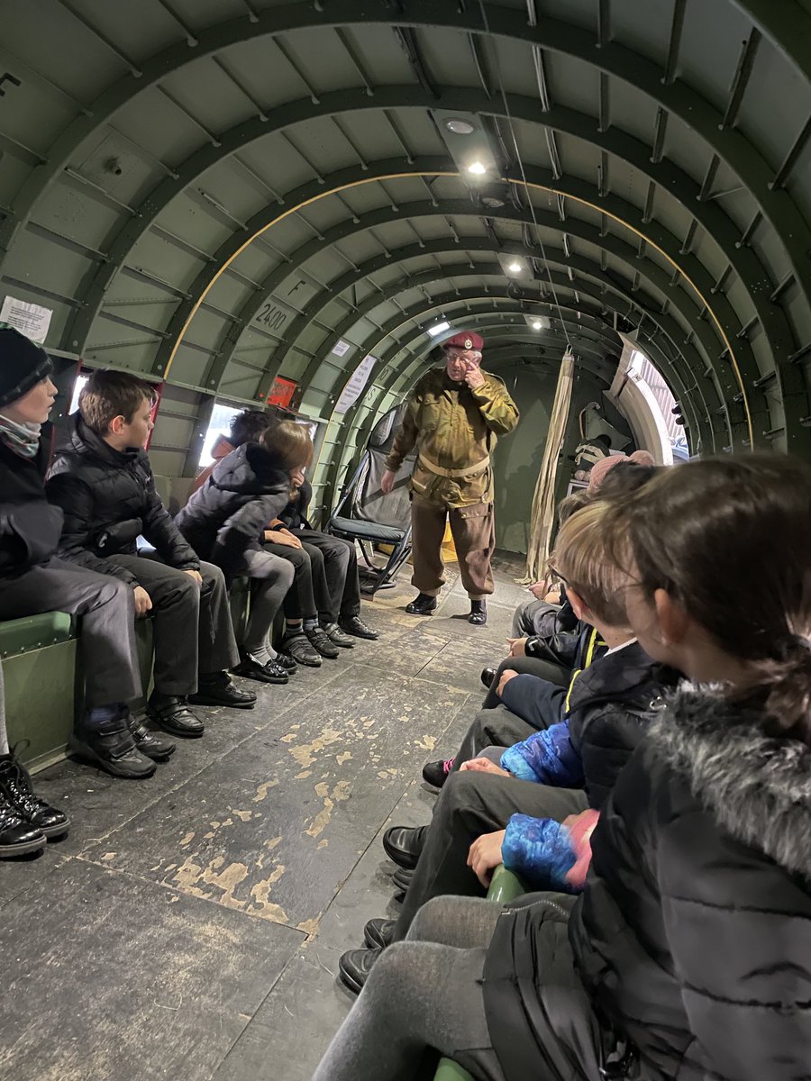 MrsSandMrsE's tweet photo. Paratrooper experience! https://t.co/jfJJRHdME9
