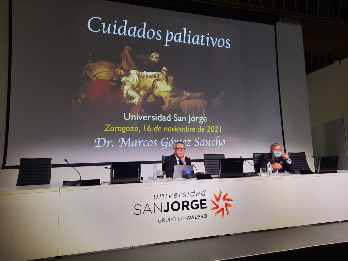 🗣️ Hoy se está llevando a cabo una charla de bioética que lleva por título "El cuidado al final de la vida" para nuestros alumnos de cuarto del Grado en Enfermería.

#enfermeriausj #nurse #finaldelavida