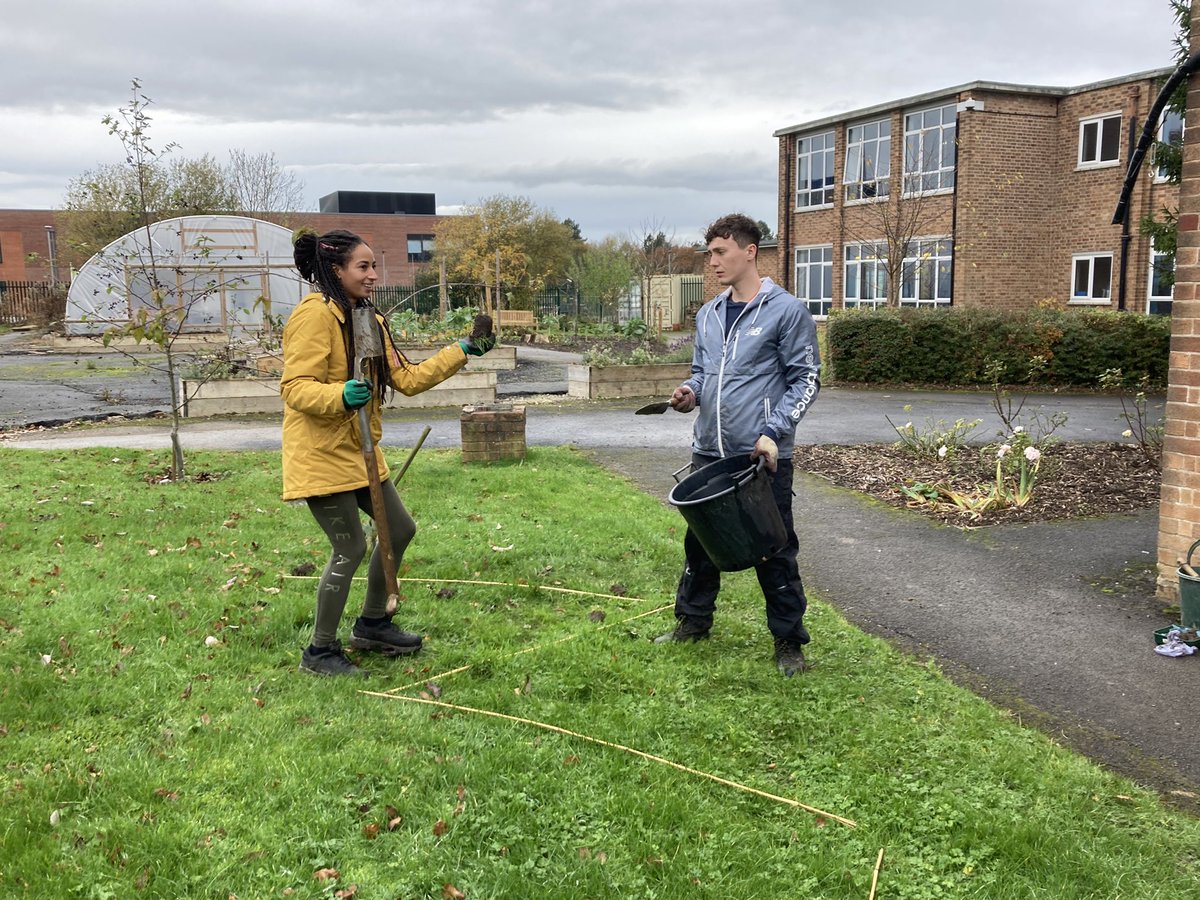 GunningAnne's tweet photo. @RHSEducation students studying level 2 horticulture @cheadlecollege @time4thegarden practising how to collect soil samples using a bulb planter. #horticulture #rhsqualifications #leafylearning https://t.co/gK09PePzKR