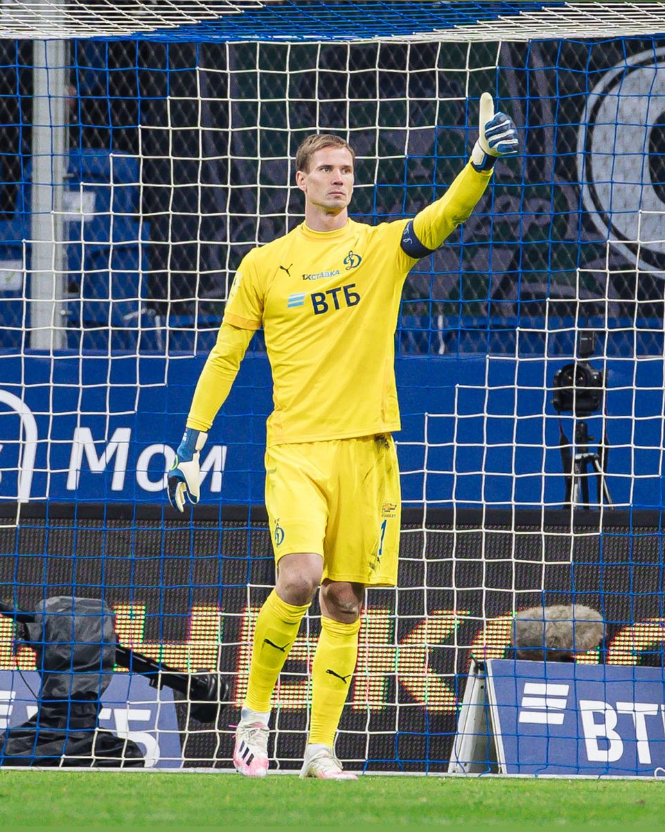 premierliga_en's tweet photo. 🔥 Anton Shunin resigned his contract with Dynamo
✍ The new agreement is for two years
📸 Dynamo
#RPL #Dynamo #Shunin https://t.co/Bib28SSL0J