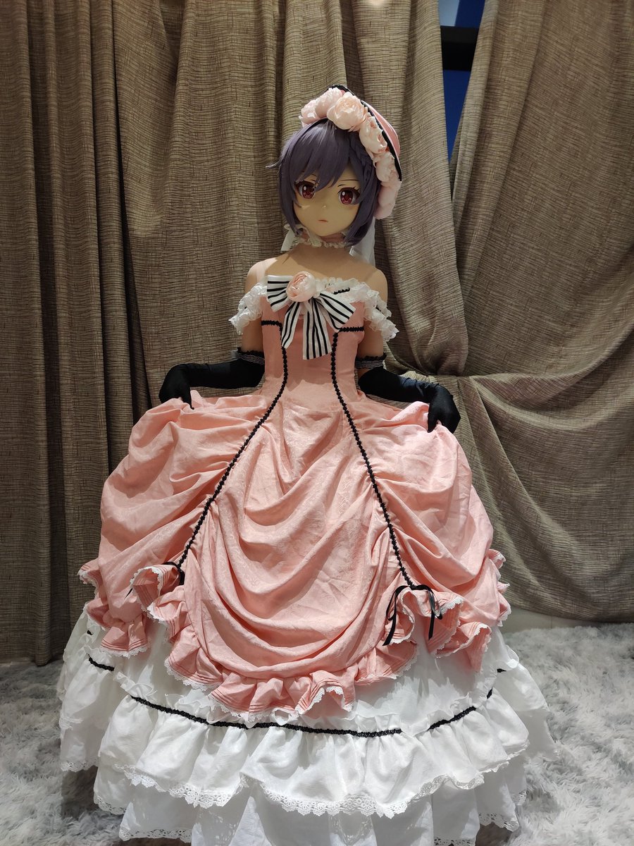 夏尔的知更鸟真好看，希望不要有人说我乱穿衣服 https://t.co/td0HYoOqmO