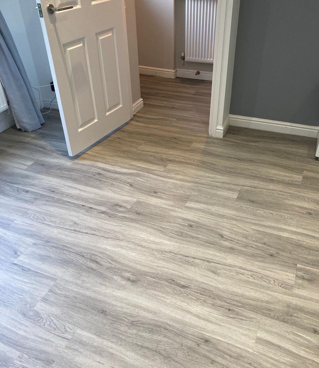 PjmFlooring's tweet photo. Stunning luxury vinyl planks supplied and fitted in a living room and through to a dining area - open plan living has never looked so good. This is our Galleria range. Call for a quote on 01244 291900 - we have a few slots left before Christmas 🎄#chestertweets https://t.co/wuRaPzk1u4
