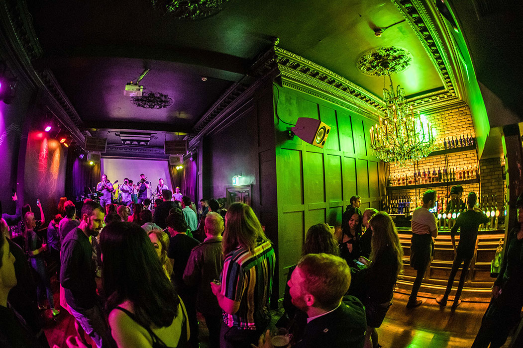 Stop Making Sense.

Nightclubs and pubs are closing at midnight on Thursday government decides

nialler9.com/nightclubs-and…