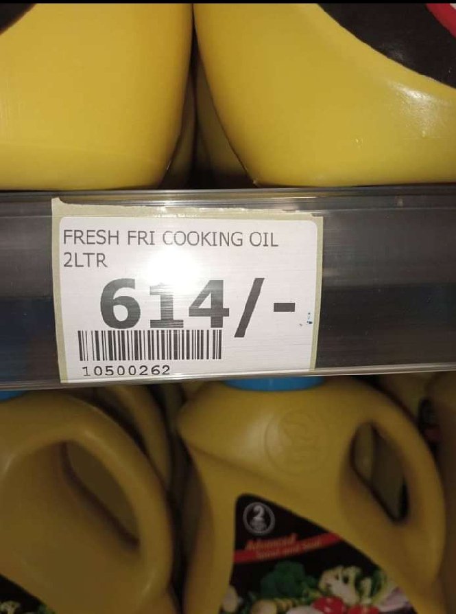 faithosanya's tweet photo. Kenyans tukimalizana na hizi story za kina Erick omondi , Shirleen , Red alert , Edgar obare na waiguru , tufanye kamkutano, we really need to talk about the price of cooking oil, gas &amp; the general high cost of living in Kenya currently , weuwe things are hard! https://t.co/kvOpJyUJvY
