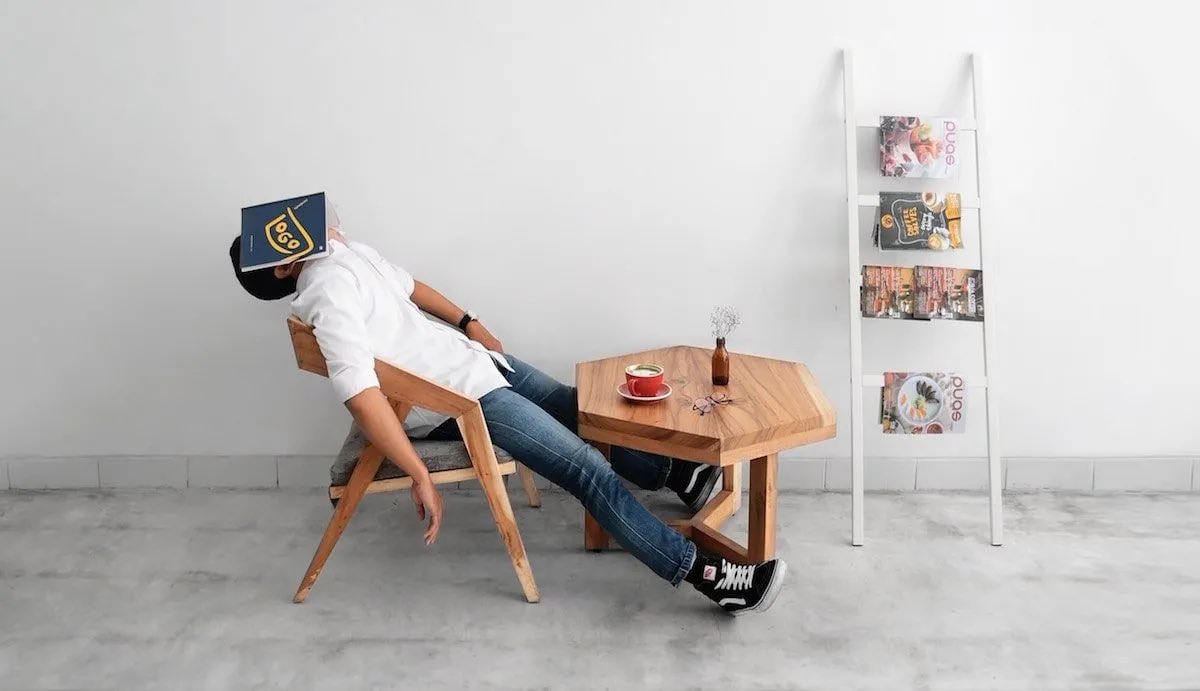 Feeling unmotivated, lethargic, and slow?

These maybe the 4 things effecting you.

Here’s also 4 ways to change that and become the person you in vision yourself to be. 💯

//Mini Thread// 🧵