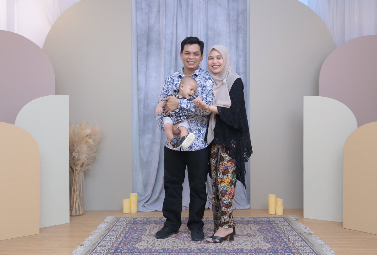 nellnaila's tweet photo. Potoh keluarga yg dadakan namun emesh 🖤🤍 #masyaAllahtabarakallah https://t.co/AMtXgZndrs