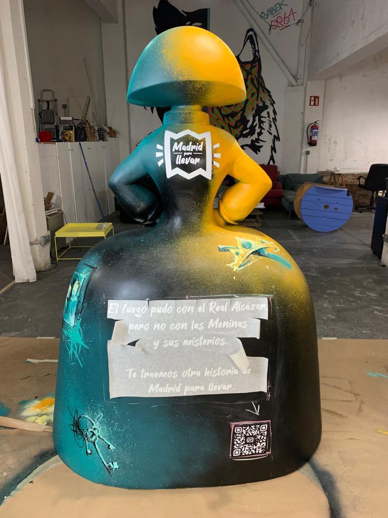 The_Graphics's tweet image. 📣Os presentamos a Gertru, la #menina de @Madridparallev una obra de Sara Velazquez  para @meninasmadrid en la que hemos aportado nuestro granito de arena: los vinilos de los textos y el código QR a través del cual podréis descubrir sus historias.
#thegraphics #vinilos #madrid