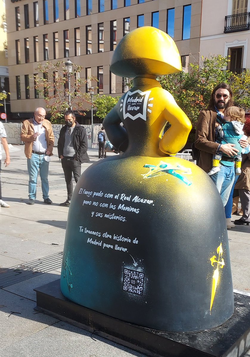 The_Graphics's tweet image. 📣Os presentamos a Gertru, la #menina de @Madridparallev una obra de Sara Velazquez  para @meninasmadrid en la que hemos aportado nuestro granito de arena: los vinilos de los textos y el código QR a través del cual podréis descubrir sus historias.
#thegraphics #vinilos #madrid