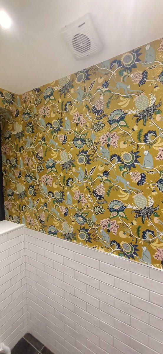 brooksdecor71's tweet image. Small extension completed yesterday.
@ZinsserUK Perma White for the ceilings and AllCoat Satin for the door
@JohnstonesTrade Acrylic Durable Eggshell
@Tikkurila_UK Helmi 30
And wallpaper from @JohnLewisRetail