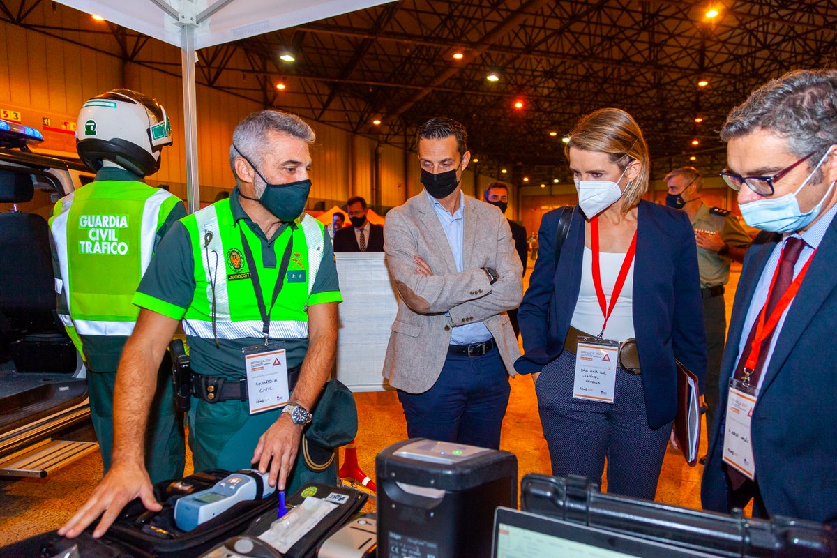 FirecaFibes's tweet photo. La @guardiacivil y su Agrupación de Tráfico siempre ocupa un lugar muy especial en #fireca. Y no faltó, un año más #Benemérita https://t.co/WHTdWns3Ki