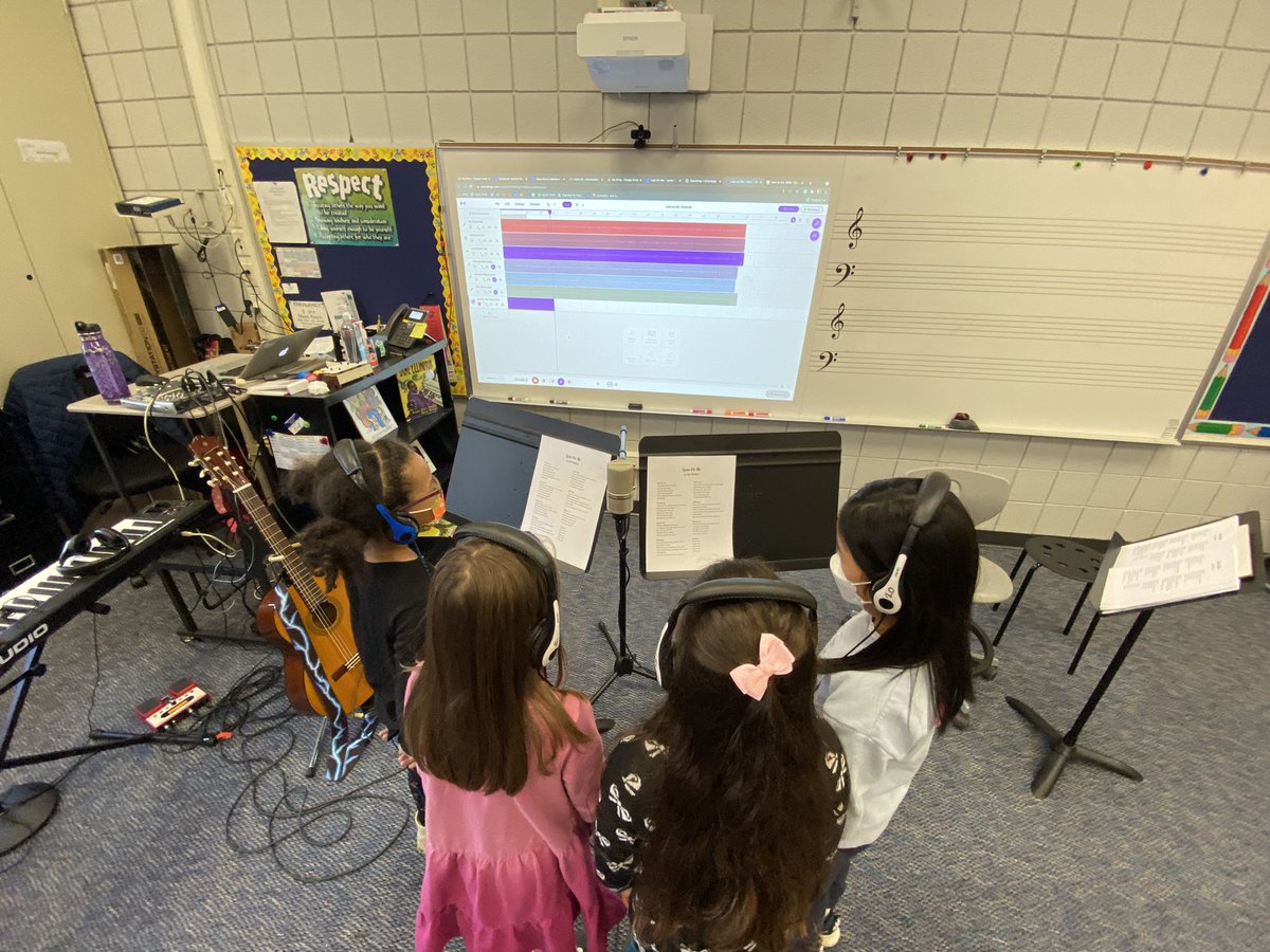 johnchurchville's tweet photo. Providing students with a ‘real world’ recording experience @A2Pattengill thanks to @A2schools providing all students and staff with @soundtrap accounts!! #MusicEducation https://t.co/OrRNb8bQdZ