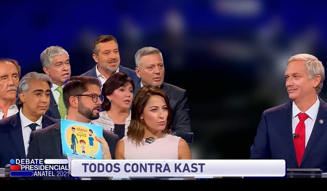 cfelmerv's tweet photo. #ContigoCHV #MuchoGustoMega el #DebatePresidencial la verdad más que debate fue una Emboscada..lo bueno TODO CHILE SE DIO CUENTA #ChileVotaKast #KastEnPrimeraVuelta https://t.co/iwcslY8EY8