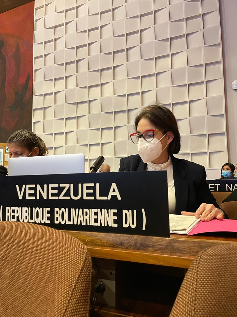 Gabrielasjr's tweet photo. A diferencia de otros países, en Venezuela más del 60 % de las personas ocupadas en las áreas de investigación científica son mujeres. 

En nuestra patria, reconocemos el aporte de la mujer en toda la gestión pública, especialmente en la ciencia.

#VenezuelaEsFeminista https://t.co/MrhTZiBVKT