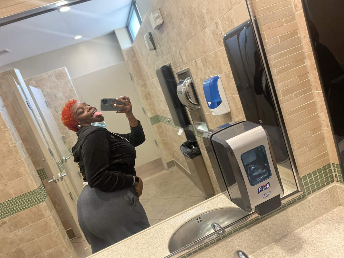 prettyblack69__'s tweet photo. On some bummy shit today 😜 https://t.co/GAf7kUdJ5v