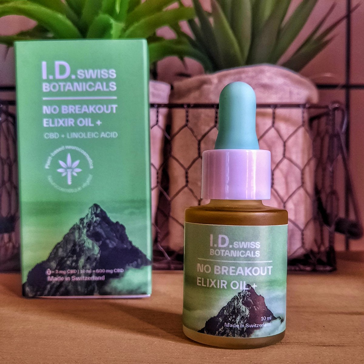 Gorgeous_French's tweet photo. NO BREAKOUT ELIXIR OIL 10ml:
UNE SOLUTION À APPLIQUER EN CRÈME OU À CONSOMMER EN HUILE SUBLINGUALE
FORMULÉE À BASE DE 100% D'INGRÉDIENTS NATURELLE
À TOUS TYPES DE PEAUX
CBD + ACIDE LINOLÉIQUE
@trustbeautycrew #idswissbotanicals
#nobreakoutoil #elixiroil #elixir #trustbeautycrew https://t.co/gvPCZw9mfO