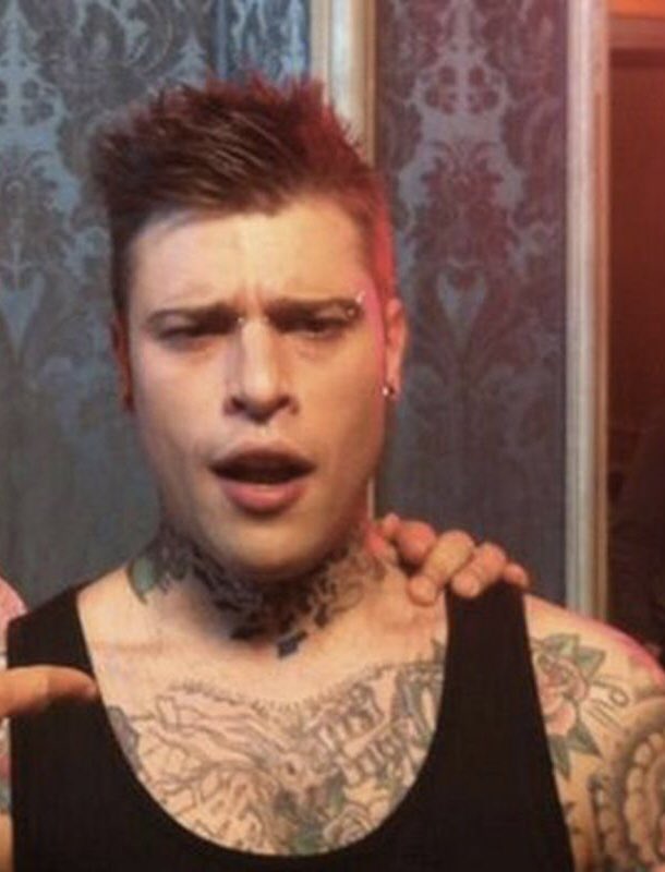 VittorioSgarbi's tweet photo. Fedez ha annunciato l’uscita del suo nuovo album. S’intitola “Disumano”.  
Proprio come il tentativo di chi pensa di trovarci della musica. @stampasgarbi @Adnkronos @RollingStoneita https://t.co/QeqeI4O2dV