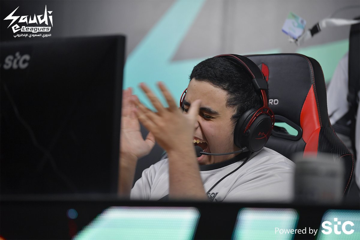 SaudieLeague's tweet photo. انا رايق وبالي رايق وجوي رايق 🤩👍 @UnbrokenEsport

#الدوري_السعودي_الإلكتروني https://t.co/ytqnKLio9f