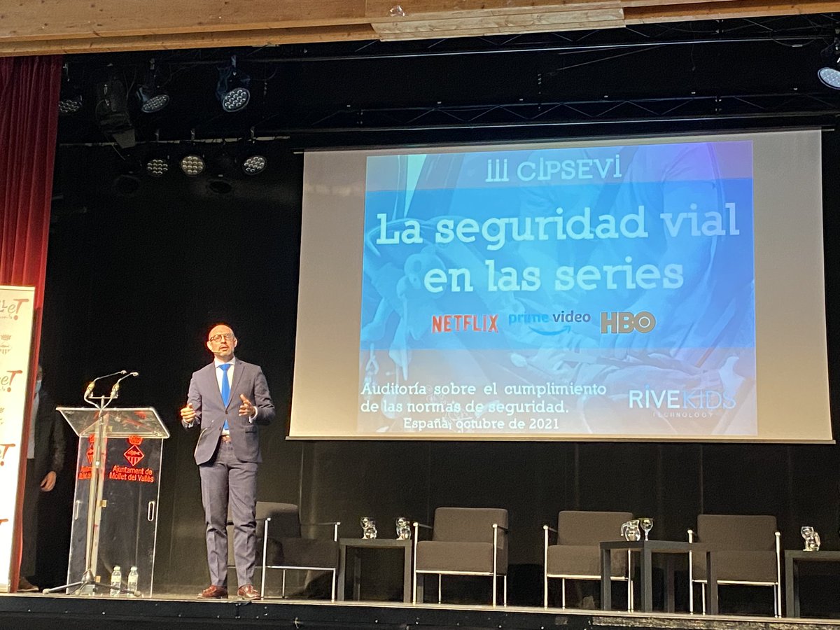 MaruBerSa11's tweet photo. #IIICIPSEVIMollet Presentación del estudio “La #SeguridadVial en las series” a cargo de D. José Lagunar, CEO @RiveKids y Delegado de #AIPSEV en la C.A. de #CastillayLeón.
#EducaciónVial #CiudadesParaLasPersonas #SeguridadVial_RiverKids #HBOMax #Netflix #AmazonPrime https://t.co/gaRyq376Il