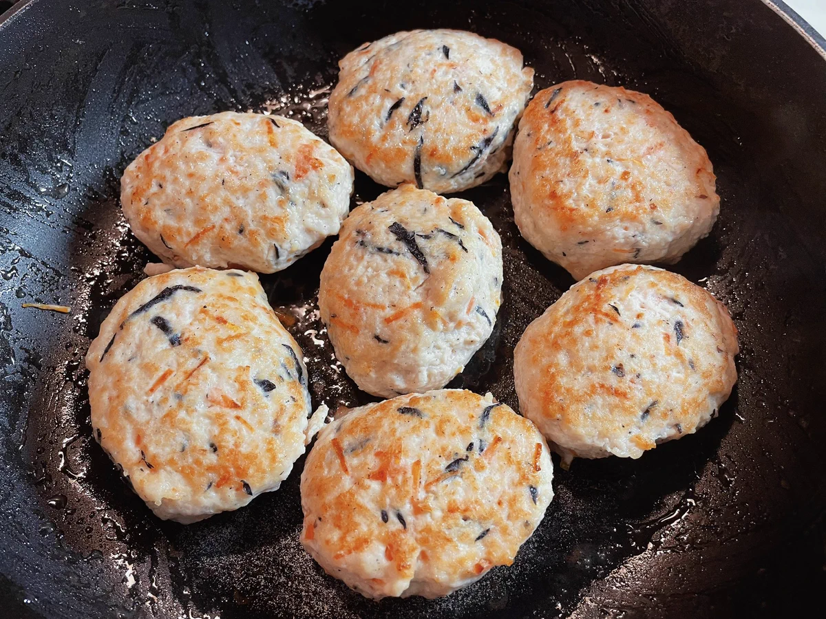 豆腐ハンバーグでヘルシー献立！罪悪感なくパクパク食べられる！
