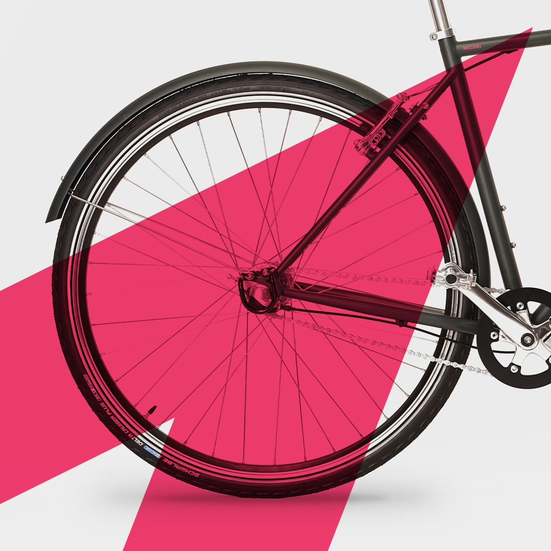 Puncture proof tyres with loads of grip means you always keep rolling. Super responsive front and rear rim brakes to put you in control. We’ve thought of everything, so you don’t have to.
