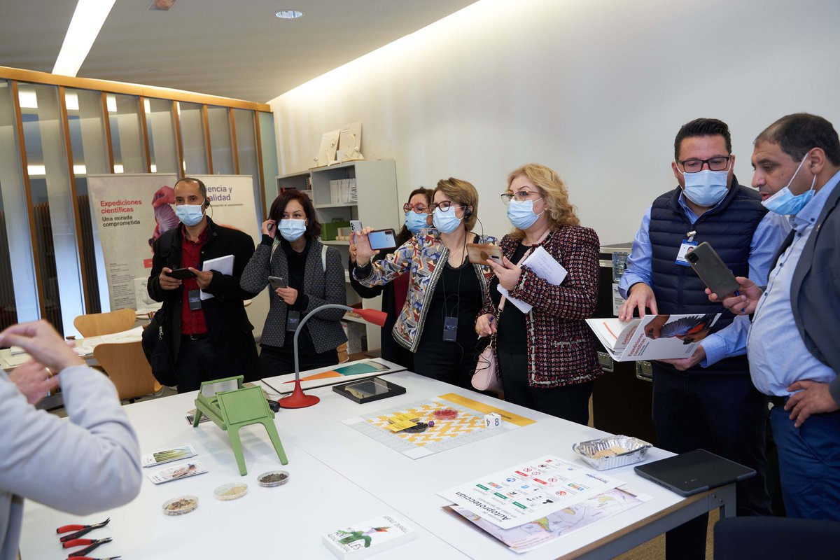 ParqueCiencias's tweet photo. Comienza una intensa jornada de trabajo y cooperación por el fomento de la cultura científicas con nuestr@s compañer@s de @citesciencestn y representantes de  @EducaAnd @SubdeGobGranada @anadberrocal @VirginiaDTGr @AbadiaOlaia 
📸 Compartimos algunas imágenes de la mañana. https://t.co/omtfx99bdl