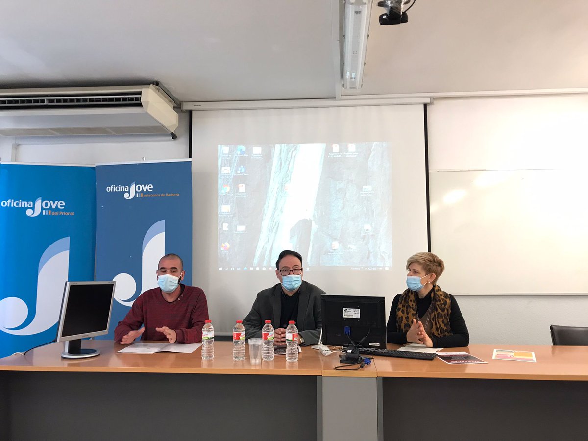 ConsellAltCamp's tweet photo. Les àrees de joventut de la #ConcaDeBarberà, #Priorat i #AltCamp juntament amb Coordinació de Joventut al Camp de Tarragona i l'@InsJaumeHuguet han organitzat una jornada de #Networking on empreses del sector del #Lleure i esport han ofert llocs de treball a l'alumnat. https://t.co/WBVykUgHBg
