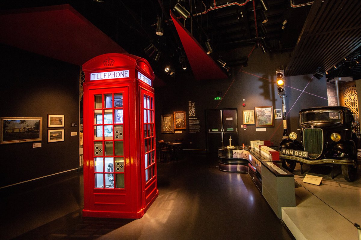 For events taking place this year, we’re offering use of one of our galleries for the whole evening rather than a 1 hour slot and we’ll also upgrade your welcome drink to champagne! This offer is only available for bookings in 2021 that are contracted by 23 November so be quick.