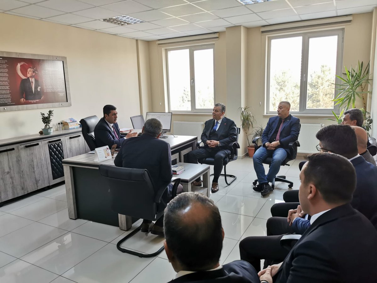 MhpKayseri38's tweet photo. İl Milli Eğitim Müdürlüğü ziyareti kapsamında İl Başkanımız Sn. Adnan İncetoprak, İl Yöneticilerimiz ve Türk Eğitim-Sen 1 ve 2 Nolu Şube Başkanlarımız Milli Eğitim Müdür Yardımcısı Sn. Ünal Çolak’ı ziyaret etti. https://t.co/nJ9PiGYlyi